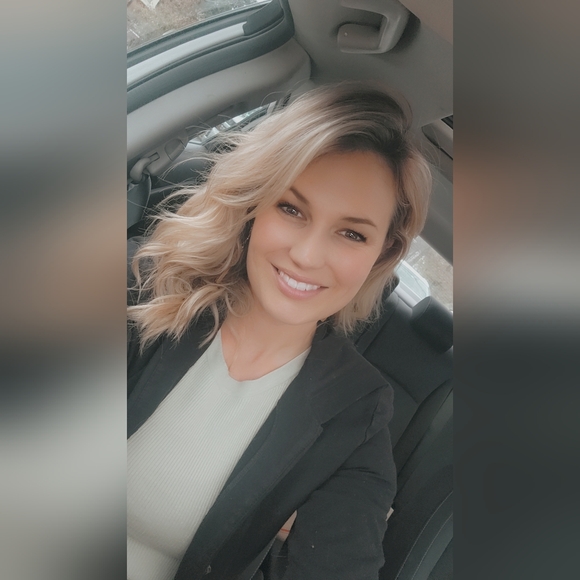 Meet your Posher, Liz - Picture 6 of 13